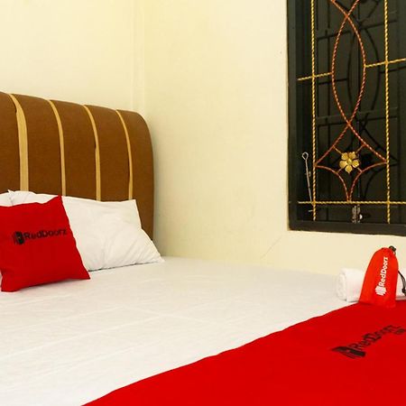 فندق Reddoorz Near Sentani Airport جايابورا المظهر الخارجي الصورة