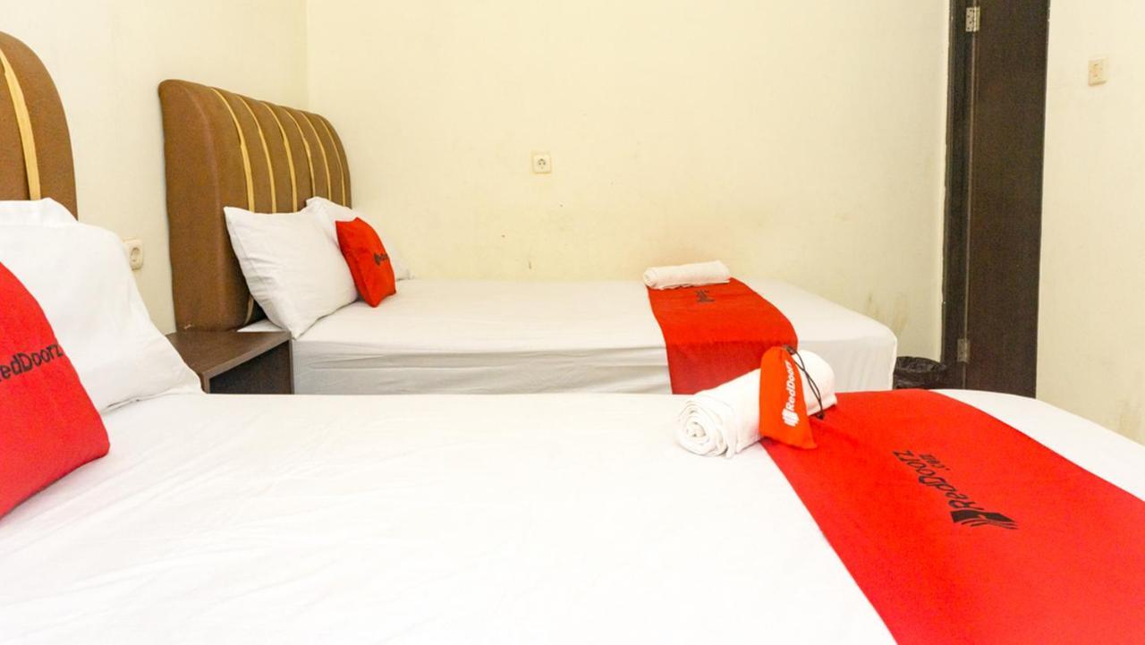 فندق Reddoorz Near Sentani Airport جايابورا المظهر الخارجي الصورة