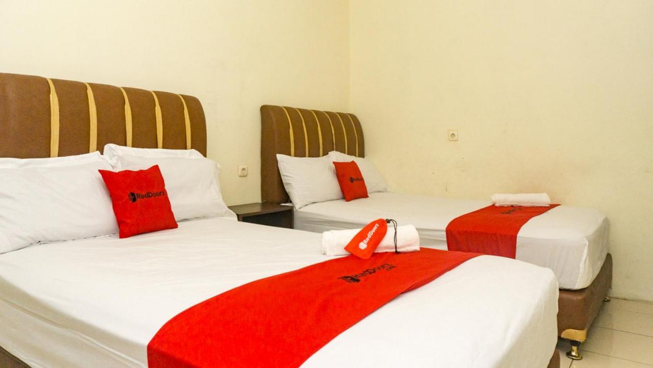فندق Reddoorz Near Sentani Airport جايابورا المظهر الخارجي الصورة