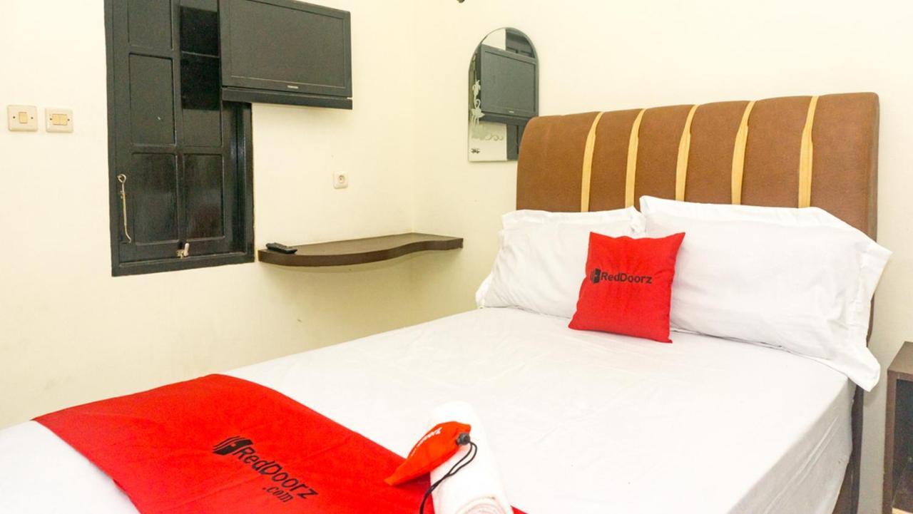 فندق Reddoorz Near Sentani Airport جايابورا المظهر الخارجي الصورة