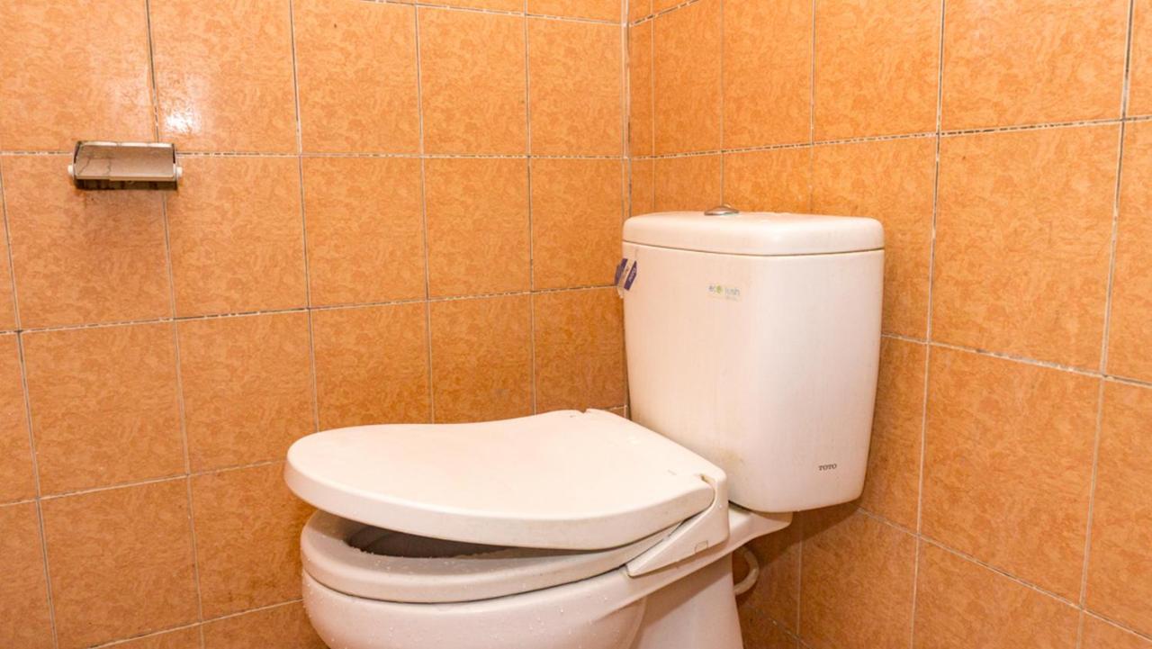 فندق Reddoorz Near Sentani Airport جايابورا المظهر الخارجي الصورة